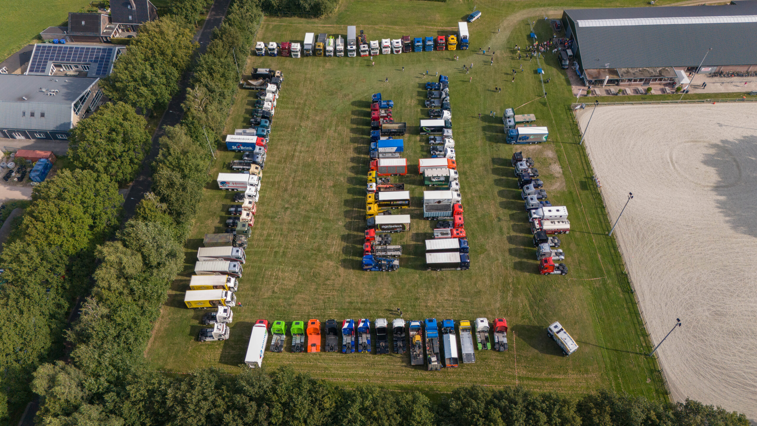 optocht vrachtwagens gehandicapten Putten en Ermelo 30 augustus 2025